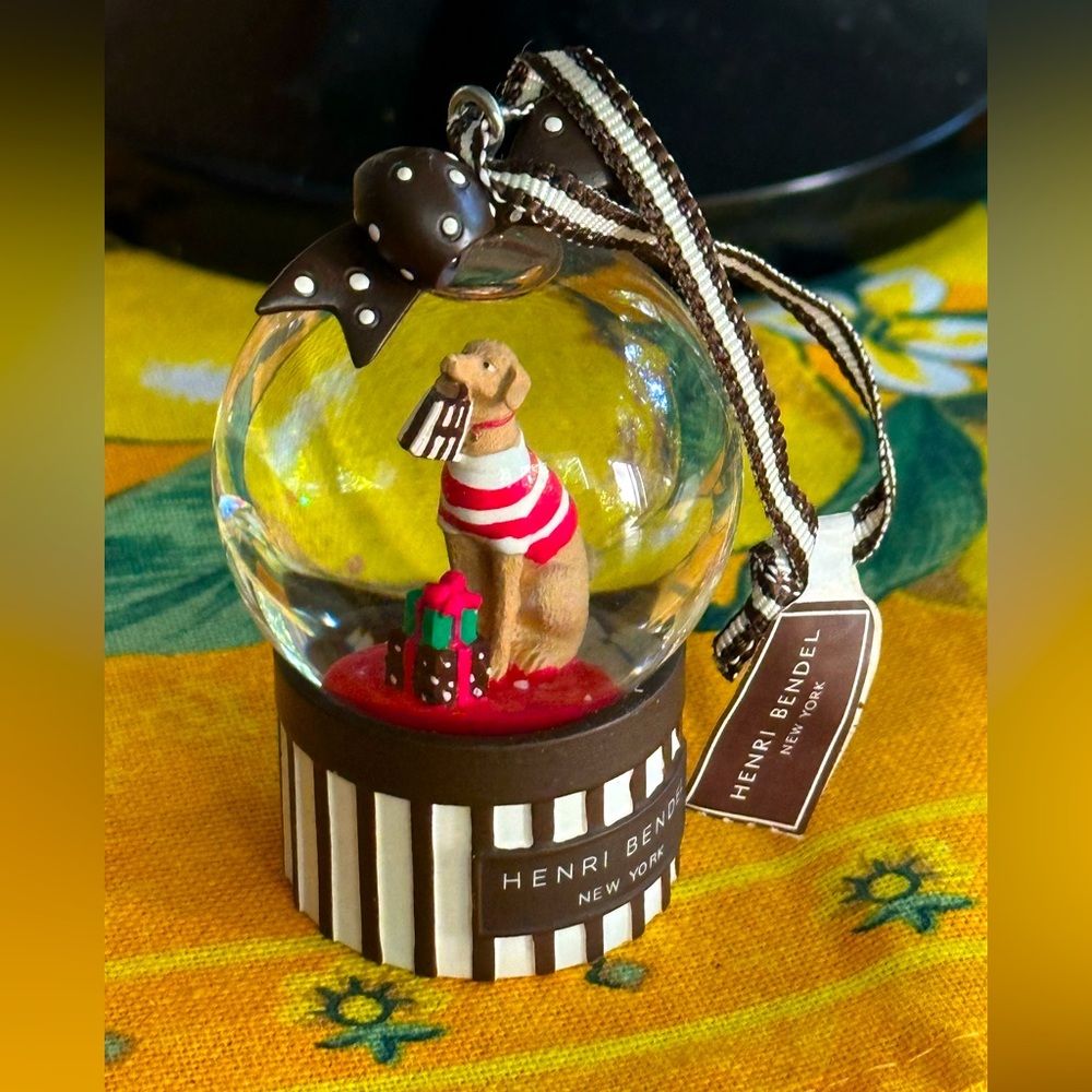 NWT Henri Bendel Snow Globe Whippet W/ Present Very Rare And HTF